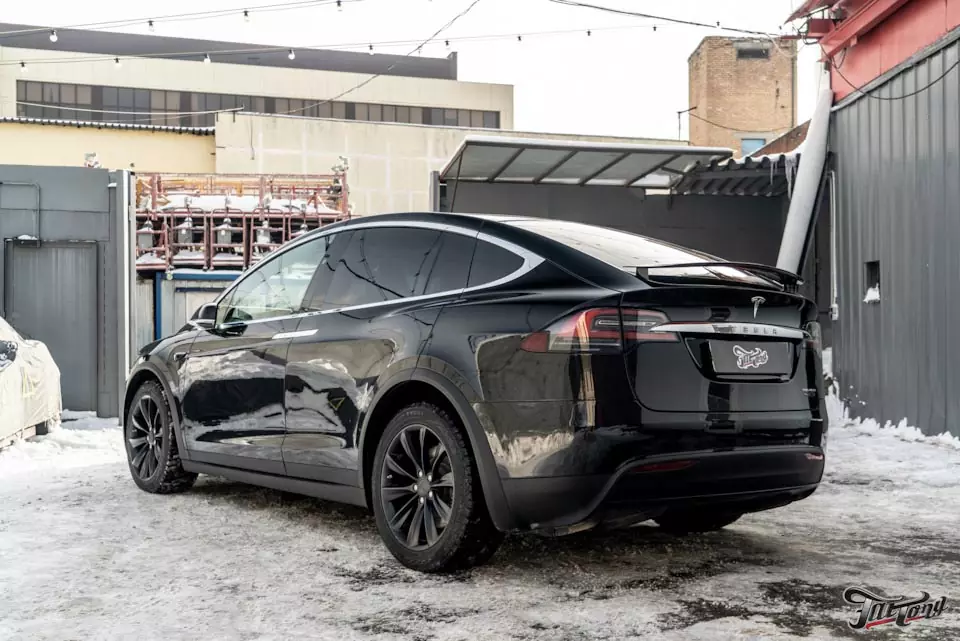 Tesla Model X. Ремонт и окрас задней алюминиевой двери!